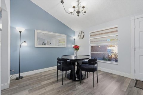 Immobilier commercial à vendre à Tampa, Floride: 2 chambres, 123.75 m2 № 2419219 - photo 11