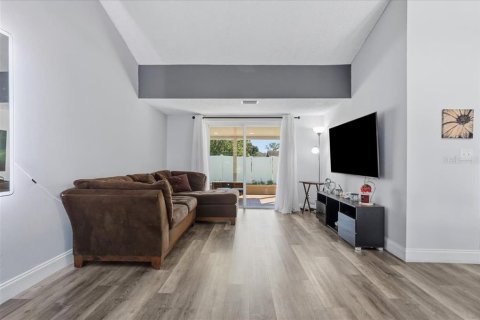 Immobilier commercial à vendre à Tampa, Floride: 2 chambres, 123.75 m2 № 2419219 - photo 4