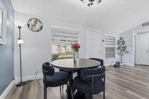 Immobilier commercial à vendre à Tampa, Floride: 2 chambres, 123.75 m2 № 2419219 - photo 12