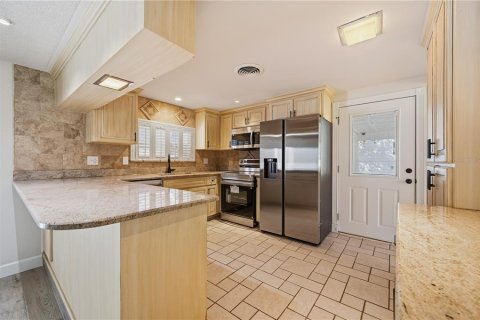 Villa ou maison à vendre à Lakeland, Floride: 4 chambres, 158.03 m2 № 2416682 - photo 4