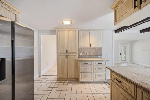 Villa ou maison à vendre à Lakeland, Floride: 4 chambres, 158.03 m2 № 2416682 - photo 3