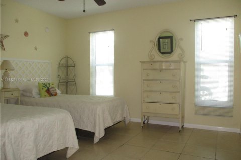 House in Stuart, Florida 2 bedrooms, 100.71 sq.m. № 1943556 - photo 15