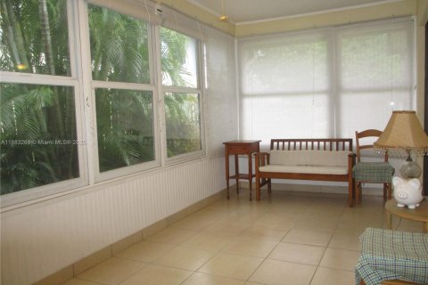 House in Stuart, Florida 2 bedrooms, 100.71 sq.m. № 1943556 - photo 10