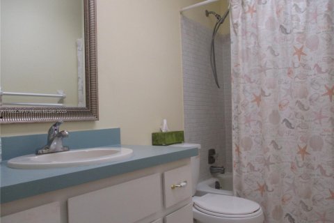 House in Stuart, Florida 2 bedrooms, 100.71 sq.m. № 1943556 - photo 16