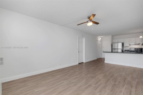 Copropriété à vendre à Coral Springs, Floride: 1 chambre, 56.3 m2 № 1996582 - photo 4