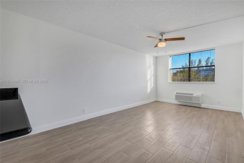 Copropriété à vendre à Coral Springs, Floride: 1 chambre, 56.3 m2 № 1996582 - photo 5