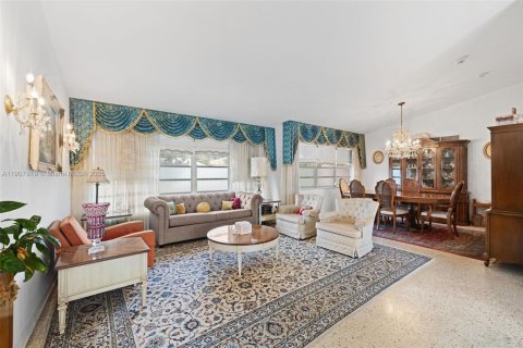 Casa en venta en Miami Beach, Florida, 3 dormitorios, 182.65 m2 № 1964277 - foto 2