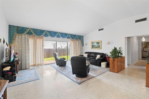 Casa en venta en Miami Beach, Florida, 3 dormitorios, 182.65 m2 № 1964277 - foto 8