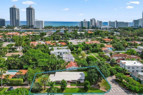 Casa en venta en Miami Beach, Florida, 3 dormitorios, 182.65 m2 № 1964277 - foto 1