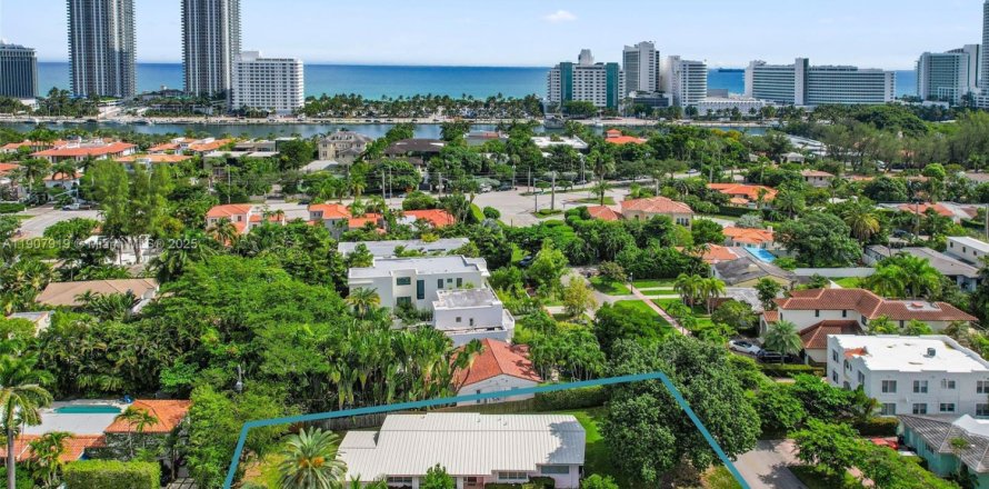 Casa en Miami Beach, Florida 3 dormitorios, 182.65 m2 № 1964277