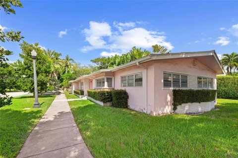 Casa en venta en Miami Beach, Florida, 3 dormitorios, 182.65 m2 № 1964277 - foto 19