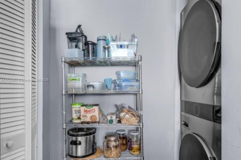 Condominio en venta en Miami, Florida, 3 dormitorios, 131.55 m2 № 2034738 - foto 12