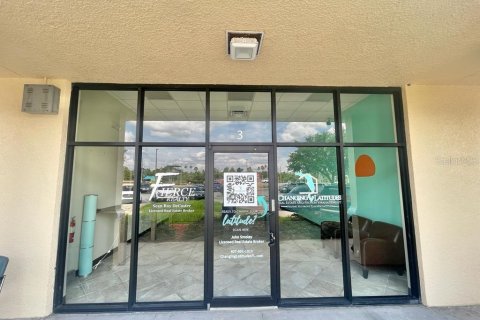 Propiedad comercial en alquiler en Orlando, Florida, 1157.56 m2 № 1826205 - foto 2