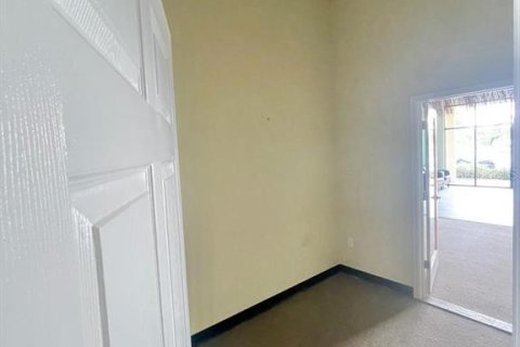 Propiedad comercial en alquiler en Orlando, Florida, 1157.56 m2 № 1826205 - foto 10