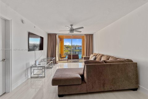 Condominio en alquiler en Miramar, Florida, 3 dormitorios, 104.52 m2 № 2033753 - foto 8