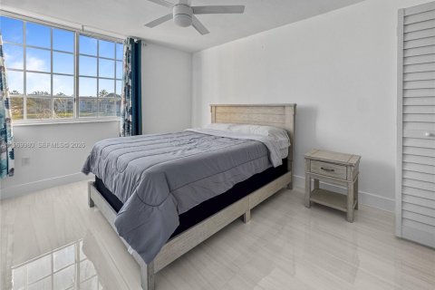 Condominio en alquiler en Miramar, Florida, 3 dormitorios, 104.52 m2 № 2033753 - foto 14