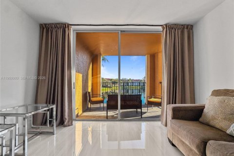 Condominio en alquiler en Miramar, Florida, 3 dormitorios, 104.52 m2 № 2033753 - foto 4