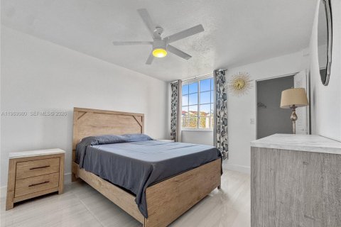 Condominio en alquiler en Miramar, Florida, 3 dormitorios, 104.52 m2 № 2033753 - foto 10