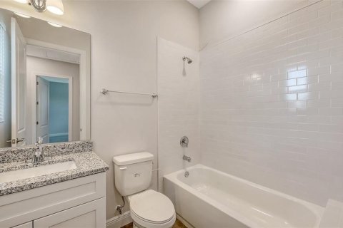 House in Bradenton, Florida 4 bedrooms, 186.18 sq.m. № 1855775 - photo 15