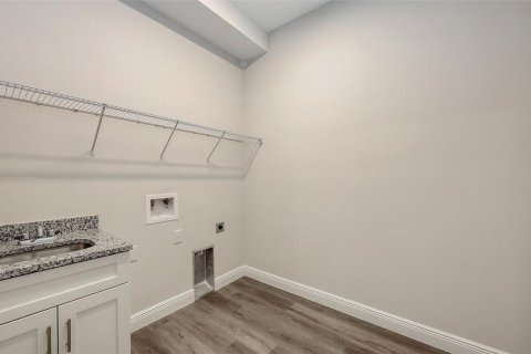 House in Bradenton, Florida 4 bedrooms, 186.18 sq.m. № 1855775 - photo 12