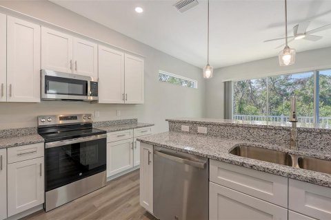 House in Bradenton, Florida 4 bedrooms, 186.18 sq.m. № 1855775 - photo 8