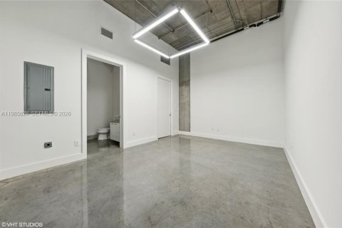 Condo in Fort Lauderdale, Florida, 2 bedrooms  № 2047974 - photo 13