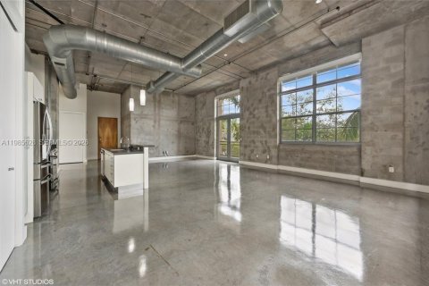 Condo in Fort Lauderdale, Florida, 2 bedrooms  № 2047974 - photo 5