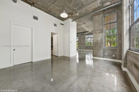 Condo in Fort Lauderdale, Florida, 2 bedrooms  № 2047974 - photo 11