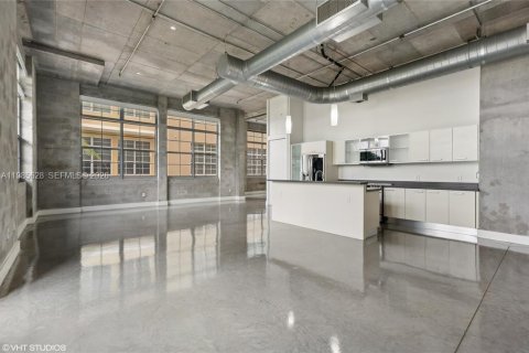 Condo in Fort Lauderdale, Florida, 2 bedrooms  № 2047974