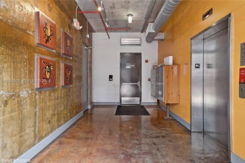 Condo in Fort Lauderdale, Florida, 2 bedrooms  № 2047974 - photo 4