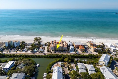 Condo in Indian Rocks Beach, Florida, 3 bedrooms  № 2121277