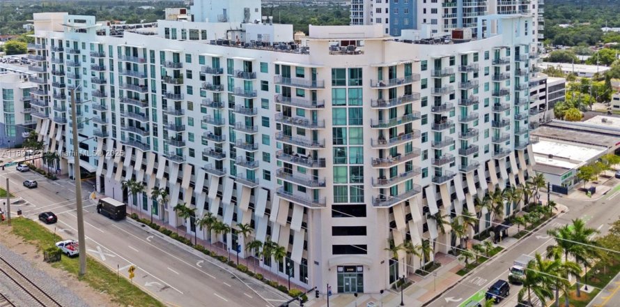 Condominio en Hollywood, Florida, 1 dormitorio № 1943807