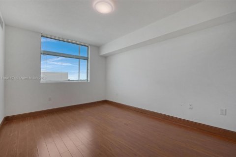 Condominio en venta en Hollywood, Florida, 1 dormitorio, 74.32 m2 № 1943807 - foto 12