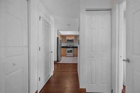 Condominio en venta en Hollywood, Florida, 1 dormitorio, 74.32 m2 № 1943807 - foto 10