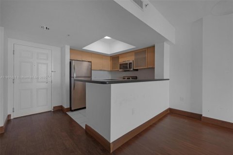 Condominio en venta en Hollywood, Florida, 1 dormitorio, 74.32 m2 № 1943807 - foto 3