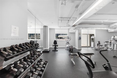 Condominio en venta en Hollywood, Florida, 1 dormitorio, 74.32 m2 № 1943807 - foto 19