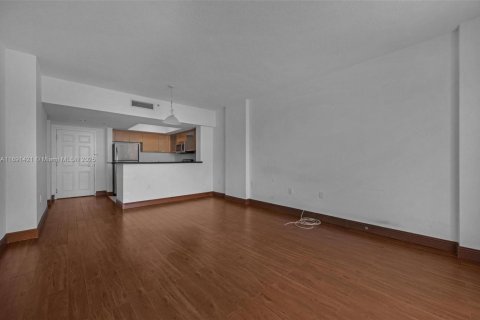 Condominio en venta en Hollywood, Florida, 1 dormitorio, 74.32 m2 № 1943807 - foto 4