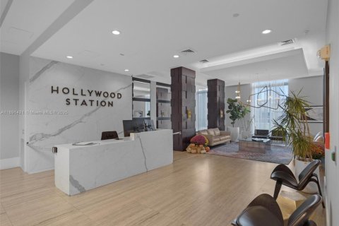 Condominio en venta en Hollywood, Florida, 1 dormitorio, 74.32 m2 № 1943807 - foto 17