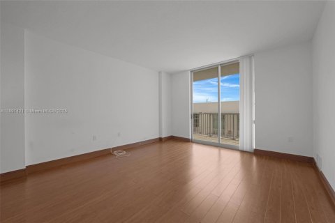 Condominio en venta en Hollywood, Florida, 1 dormitorio, 74.32 m2 № 1943807 - foto 7