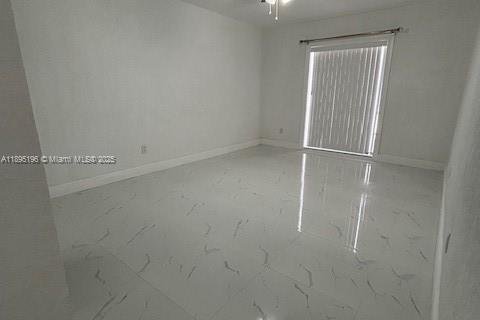 Townhouse in Hialeah, Florida 3 bedrooms, 136.1 sq.m. № 1947559 - photo 8
