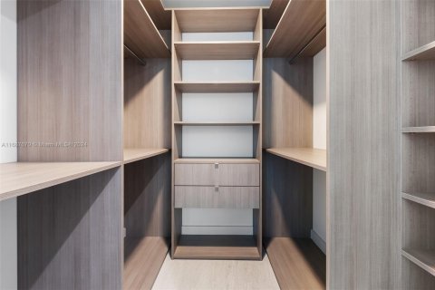 Copropriété à vendre à Miami, Floride: 4 chambres, 307.69 m2 № 2077133 - photo 30