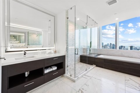 Copropriété à vendre à Miami, Floride: 4 chambres, 307.69 m2 № 2077133 - photo 21