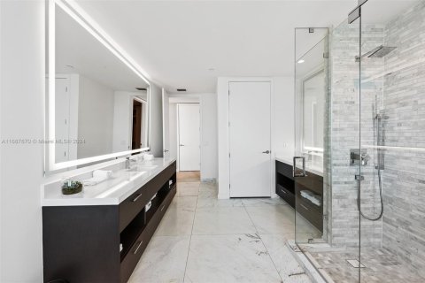 Copropriété à vendre à Miami, Floride: 4 chambres, 307.69 m2 № 2077133 - photo 23