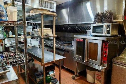 Commercial property in New Smyrna Beach, Florida 214.88 sq.m. № 2150434 - photo 11