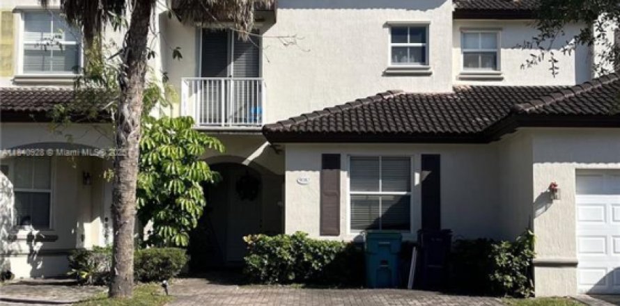 Villa ou maison à Miami, Floride 3 chambres, 155.89 m2 № 1830247