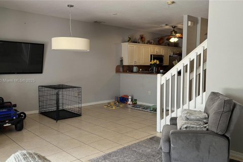 Villa ou maison à vendre à Miami, Floride: 3 chambres, 155.89 m2 № 1830247 - photo 2