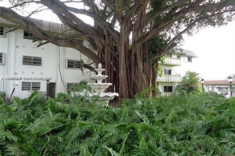 Снять в аренду кондоминиум в Майами, Флорида 2 спальни, 85.47м2, № 1986302 - фото 20