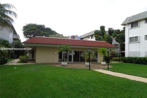 Снять в аренду кондоминиум в Майами, Флорида 2 спальни, 85.47м2, № 1986302 - фото 17