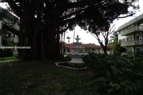 Снять в аренду кондоминиум в Майами, Флорида 2 спальни, 85.47м2, № 1986302 - фото 19