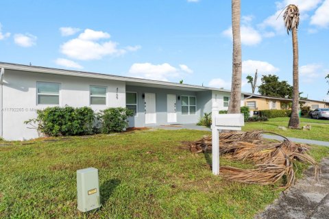 Commercial property in Dania Beach, Florida 182.83 sq.m. № 1741928 - photo 3